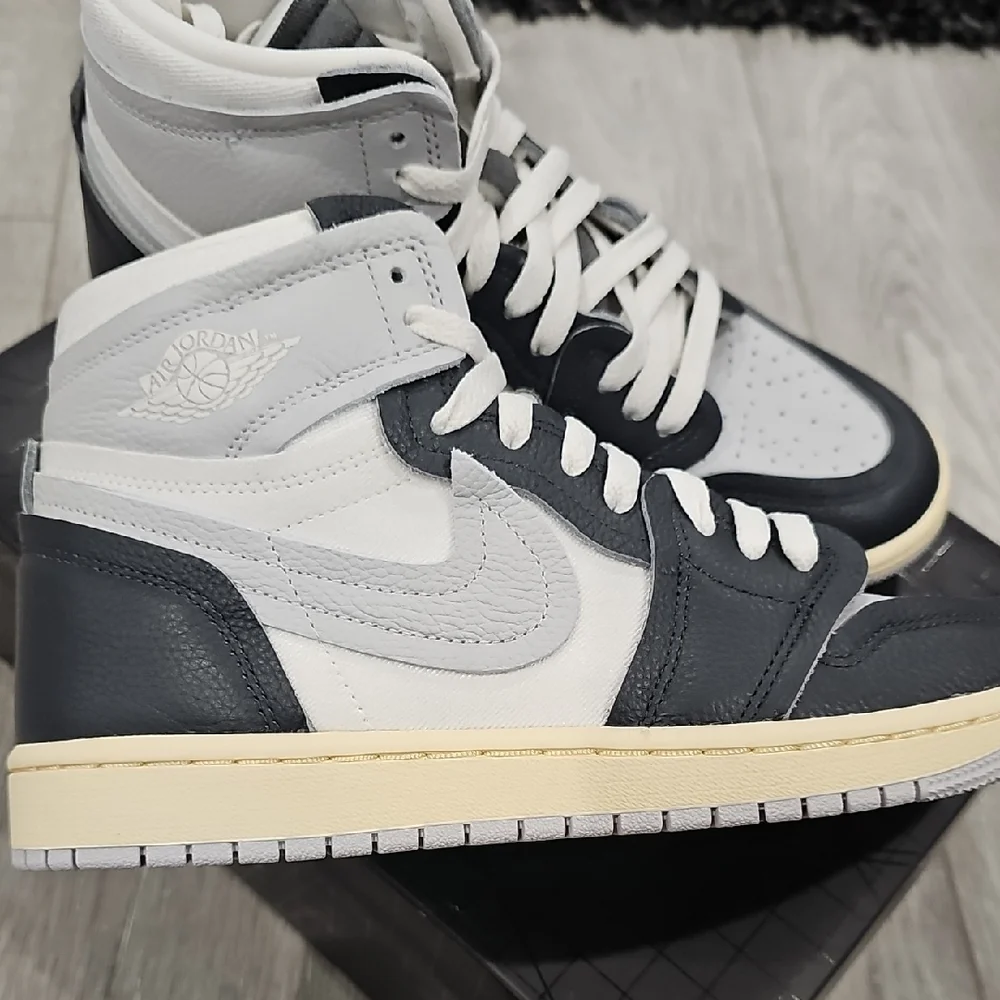 New High-Top Sneakers in Black and White - Picture 4 of 7